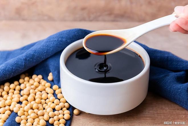 、豉油、蚝油到底啥区别？看完你就明白了冰球突破豪华版app老抽、生抽、酱油(图1)